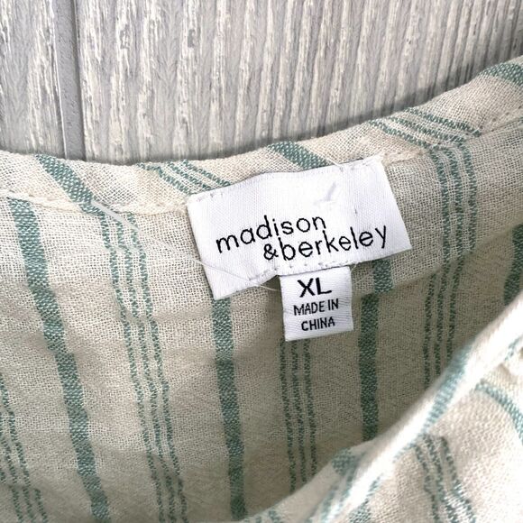 Madison & Berkeley Cream Sleeveless Ruffle Top XL NWOT - Picture 3 of 4